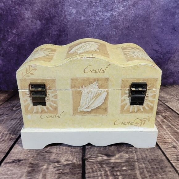 Chest/Keepsake Box  - Picture 9 of 13